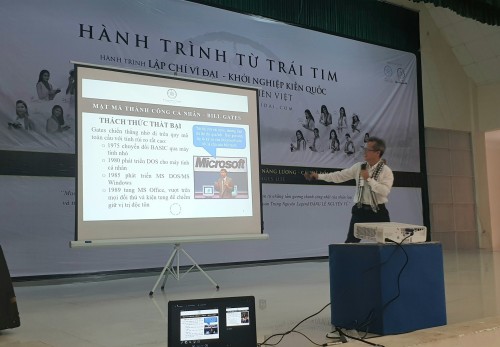 Chương trình “Hành trình từ trái tim đến vùng biển đảo”