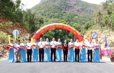 The inauguration ceremony of the Northwest road in Con Dao, Ba Ria - Vung Tau province