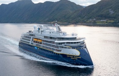 Côn Đảo đón tiếp tàu khách quốc tế National Geographic Resolution