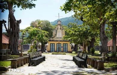 Côn Đảo từ 'địa ngục trần gian' đến 'thiên đường du lịch'