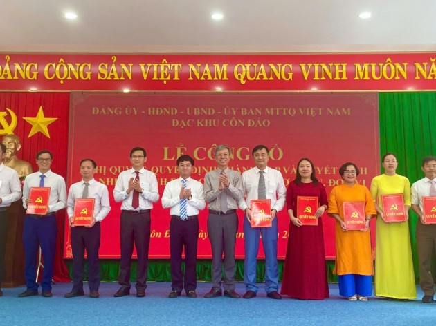 Công bố các quyết định thành lập và bổ nhiệm lãnh đạo quản lý các cơ quan đơn vị đặc khu Côn Đảo
