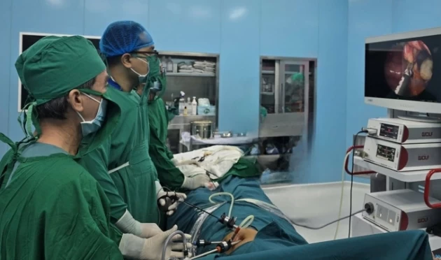 Bộ trưởng Y tế đề nghị đầu tư ca nô cấp cứu cho Côn Đảo