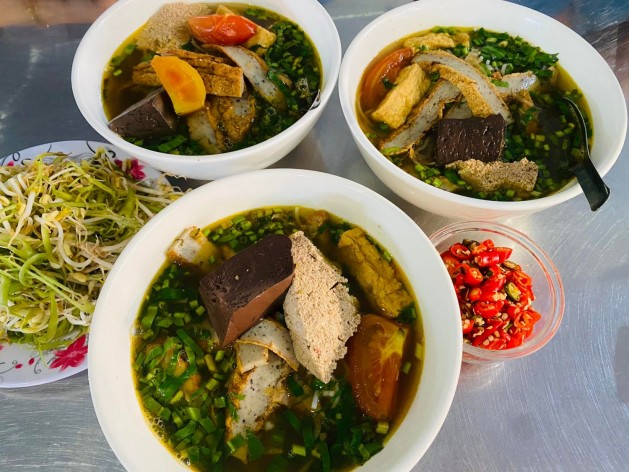 Bún riêu cua Bà Hai Khiêm