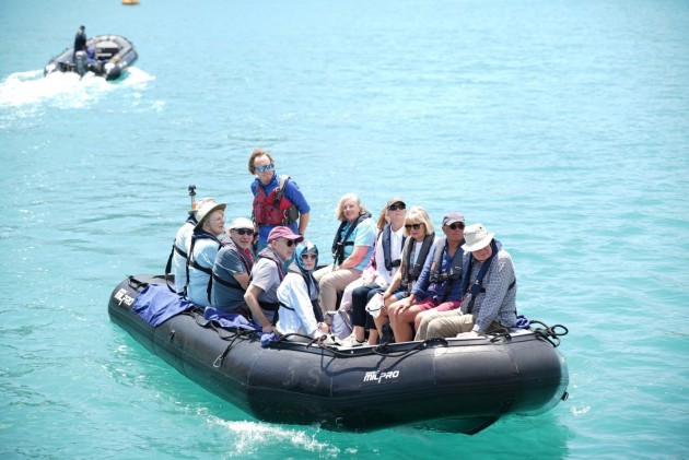 Tàu Island Sky cập cảng Côn Đảo: Khởi đầu hành trình khám phá Việt Nam 2026