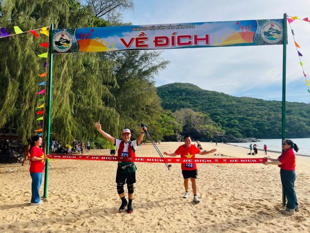 LẦN ĐẦU TIÊN TỔ CHỨC, GIẢI LEO NÚI CÔN ĐẢO 2026 ĐỂ LẠI NHIỀU DẤU ẤN ĐẸP