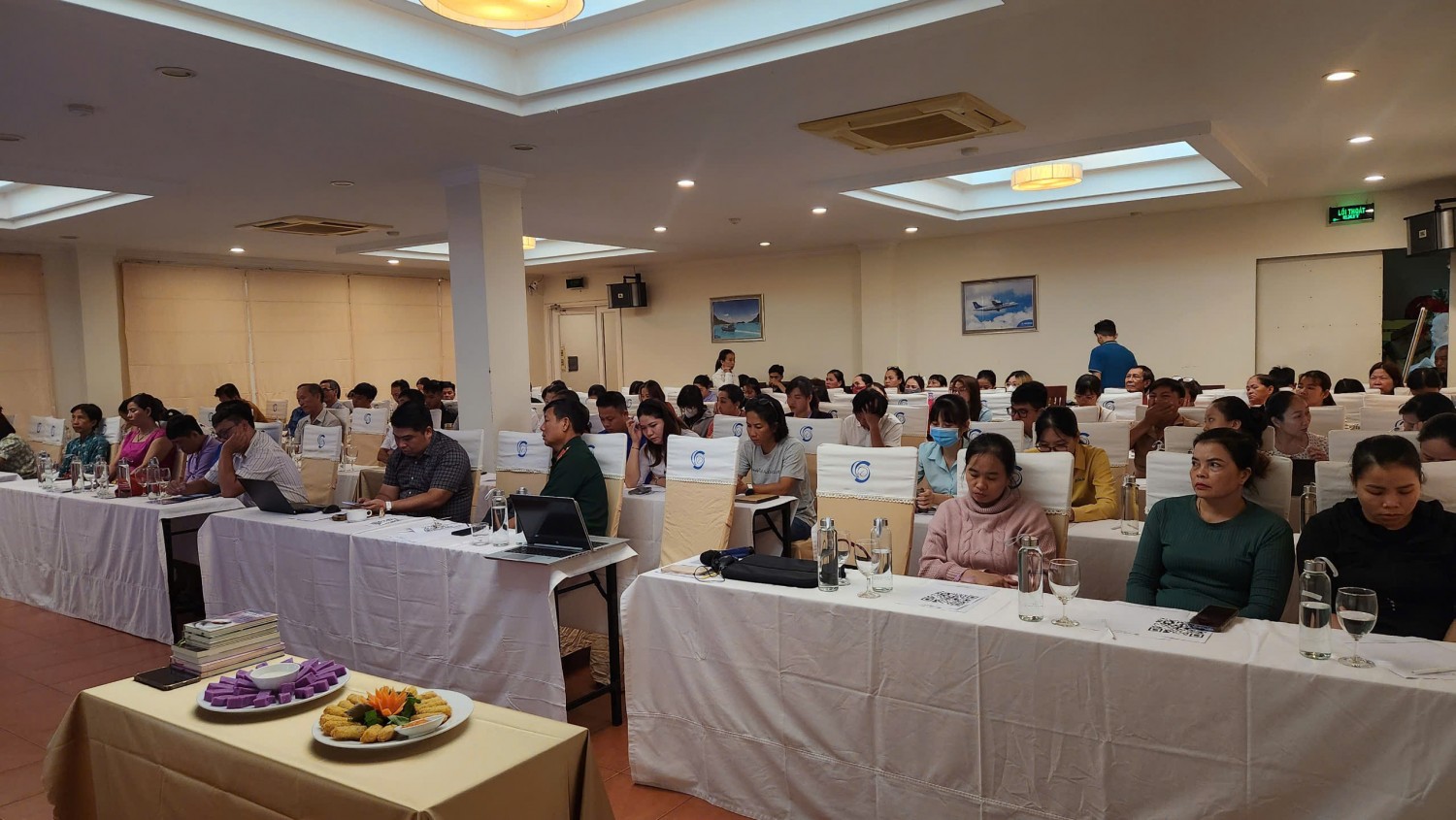 Huyện Côn Đảo phối hợp Trung tâm Xúc tiến Đầu tư, Thương mại, Du lịch tỉnh tổ chức lớp đào tạo, bồi dưỡng nâng cao kiến thức thương mại và năng lực quản lý, kinh doanh trên nền tảng số trên địa bàn huyện