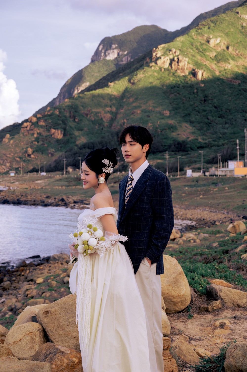 Photoshoot in Con Dao goes viral for its swiss-like scenery