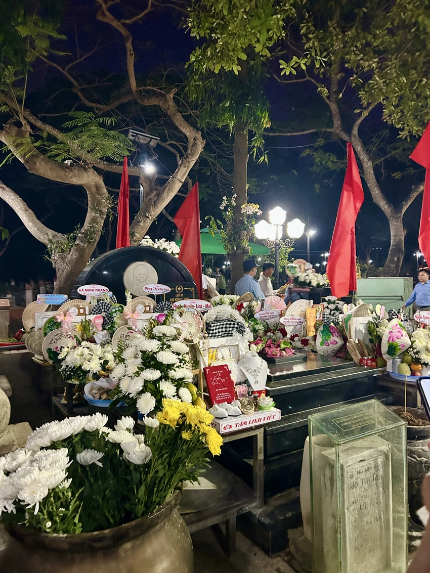 con dao xanh hoa 6 1295 8971 jpg