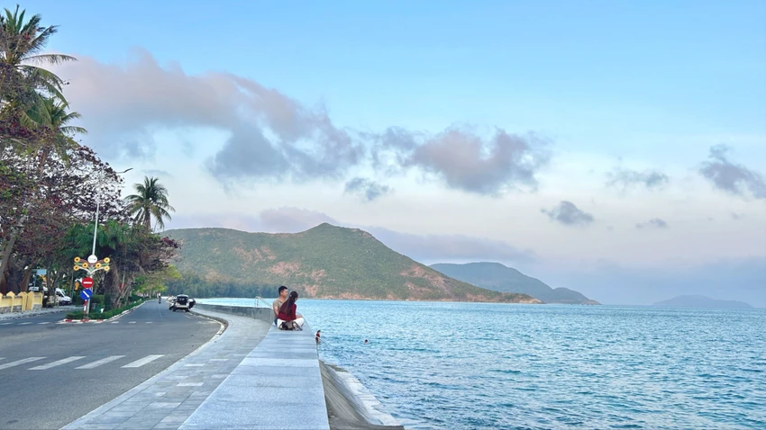 con dao xanh hoa 9 6066 9350 jpg